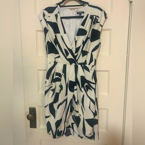 Express dress. Size M, black and white
